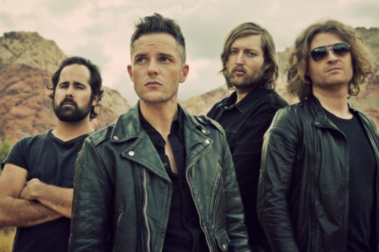 The Killers’tan ”Christmas” Özel Parçası: “Boots”