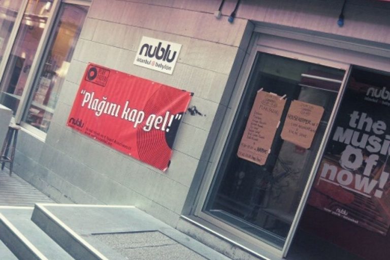 Nublu Diyor ki: ”Plağını Kap Gel!”