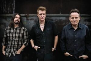 HAFTANIN ŞARKISI | Them Crooked Vultures – Bandoliers