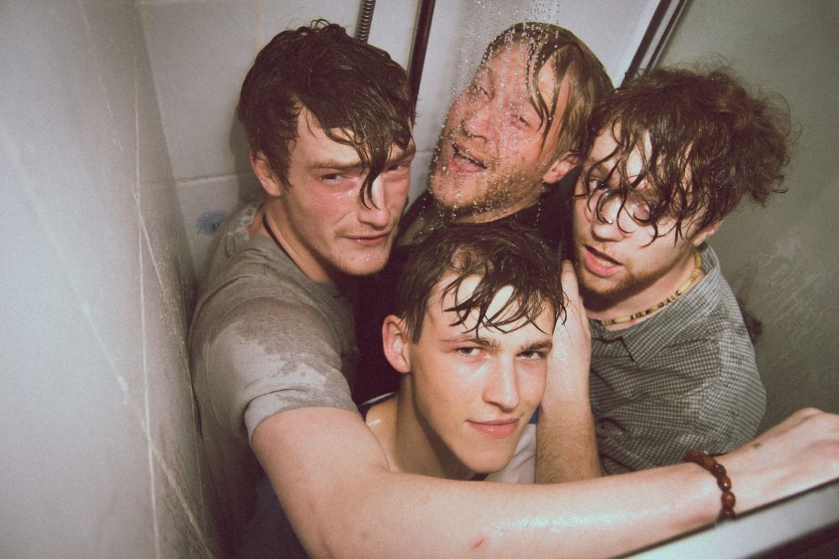 İngiliz Viola Beach’in Üyeleri Trafik Kazasında Hayatını Kaybetti