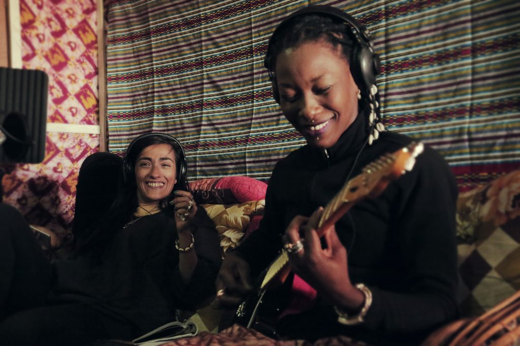 Fatoumata Diawara: “Sesim Yalnızca Şarkı Söylerken Düzeliyor”