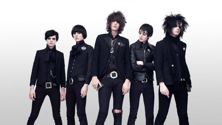 The Horrors’tan Yeni Video: “Something To Remember Me By”