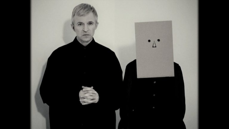 Jay Jay Johanson’dan Yeni Albüm “Bury The Hatchet” Geldi