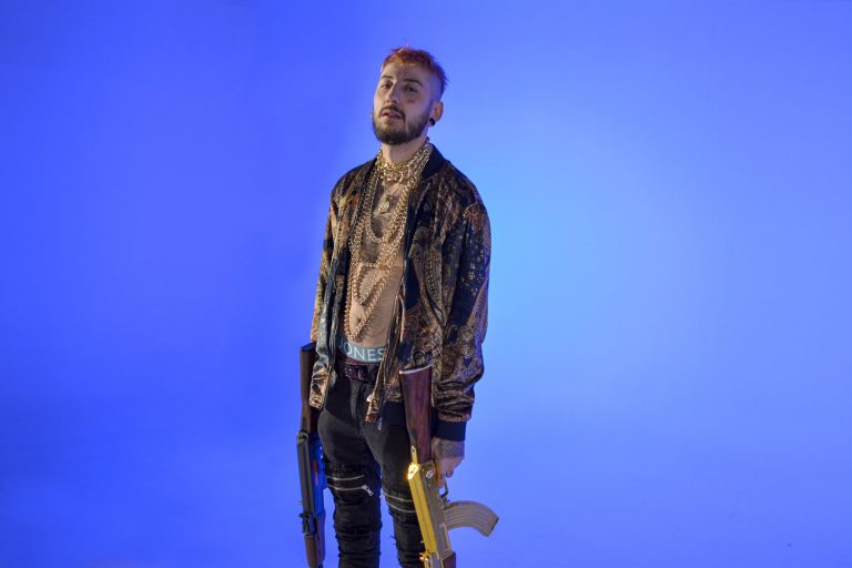 Khontkar’dan Yeni Şarkı Geldi: “Kime Ne”