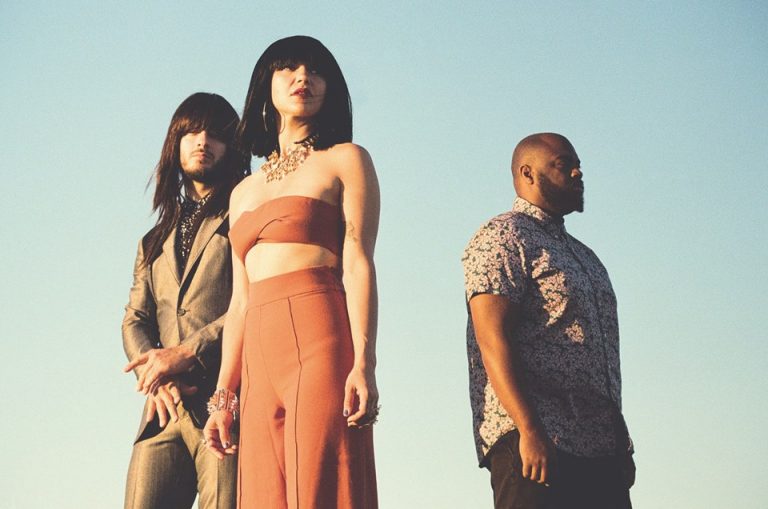 Khruangbin’i Neden “dünyalar kadar” Seviyoruz?