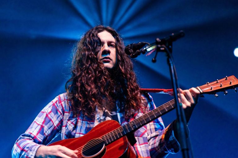 Kurt Vile’dan Yeni Şarkı: “Timing Is Everything (And I’m Falling Behind)”