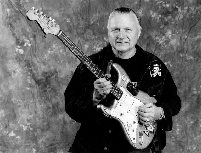 Surf Rock’ın Efsane Gitaristi Dick Dale Yaşamını Yitirdi
