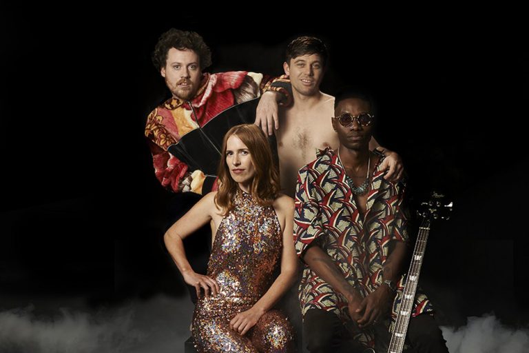 Metronomy’nin Yeni Videosu “Lately” Yayında