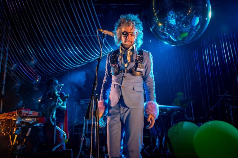The Flaming Lips’in Yeni Şarkısı Giant Baby Yayında