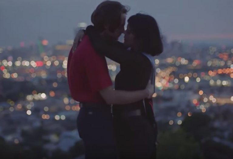Bat For Lashes’dan “Kids In The Dark” Parçasına Yeni Video!