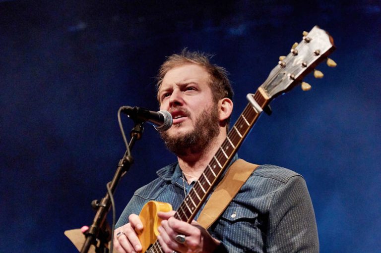 Yeni Bon Iver Albümünden İki Yeni Şarkı Daha Geldi!