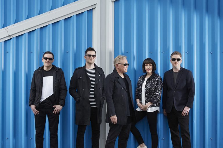 New Order Yeni Canlı Albümünü Yayınladı