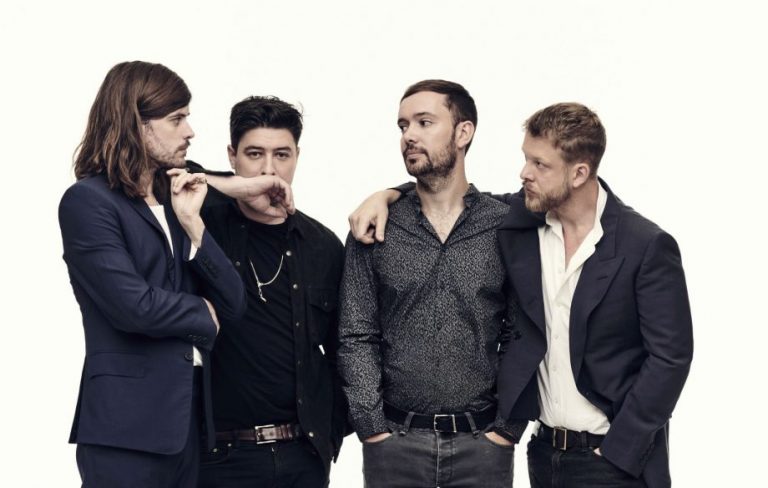 Mumford & Sons Yeni Parçasıyla Geri Döndü!