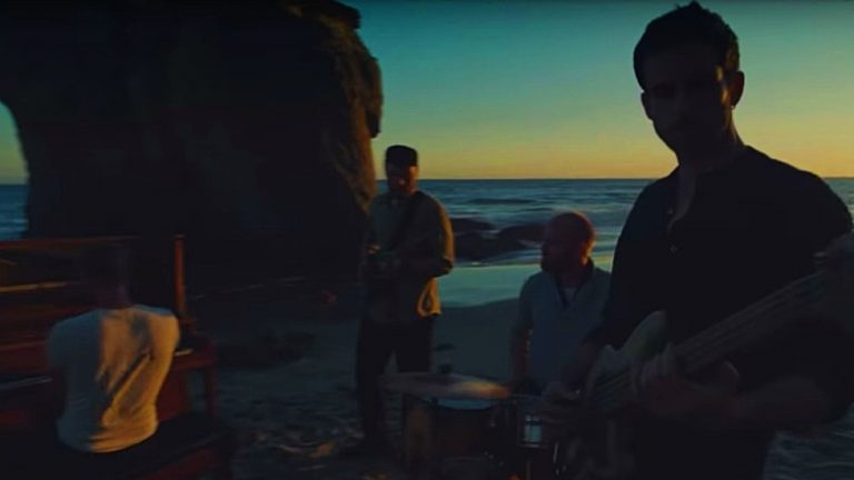 Coldplay’den Yeni Video: “Everyday Life”