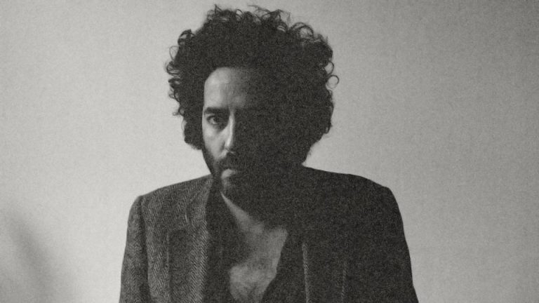 Destroyer’dan Yeni Albüm Öncesi Taze Single: “Cue Synthesizer”