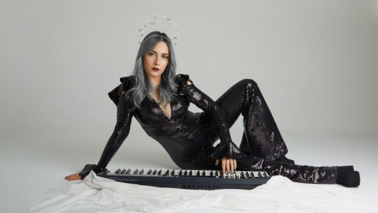 Özge Arslan’ın Yeni Teklisi “Süre Dolmadan” Yayında