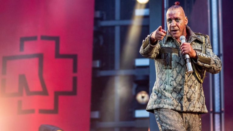 Rammstein’ın Vokali Till Lindemann da Corona Virüse Yakalandı