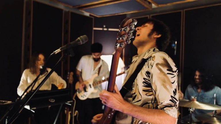 Eskiz’in “gizli konser”inden Mümkün Değil Videosu Yayında