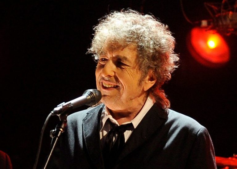 Bob Dylan Yeni Albümü “Rough and Rowdy Ways” ile Geri Döndü