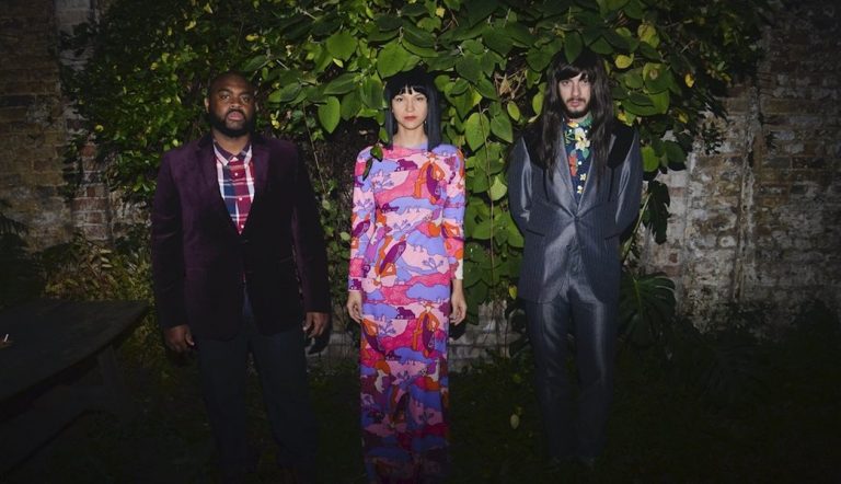 Khruangbin’in Yeni Albümü “Mordechai”nin Tamamı Yayında
