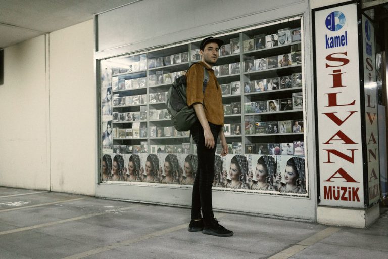 Alternative Hip-hop İkilisi Alaca’nın Yeni Albümünden İkinci Single’ı “Sar” Yayında