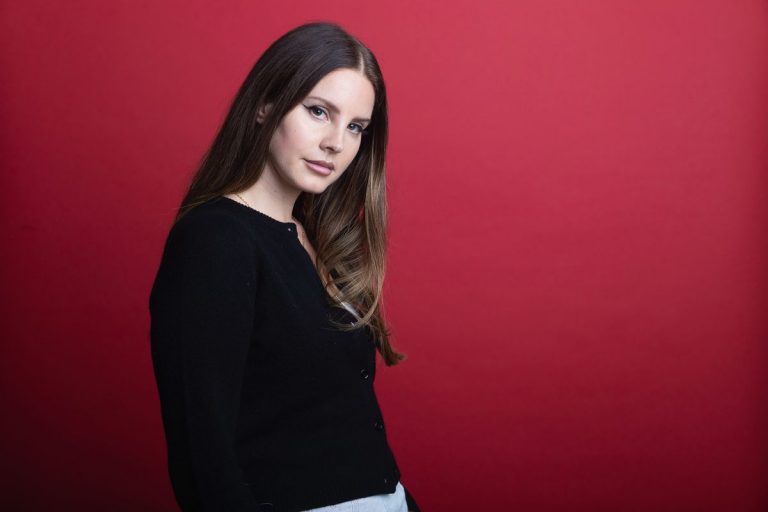 Lana Del Rey’in Yayınlayacağı Şiir Albümünden İlk Parçası Paylaşıldı