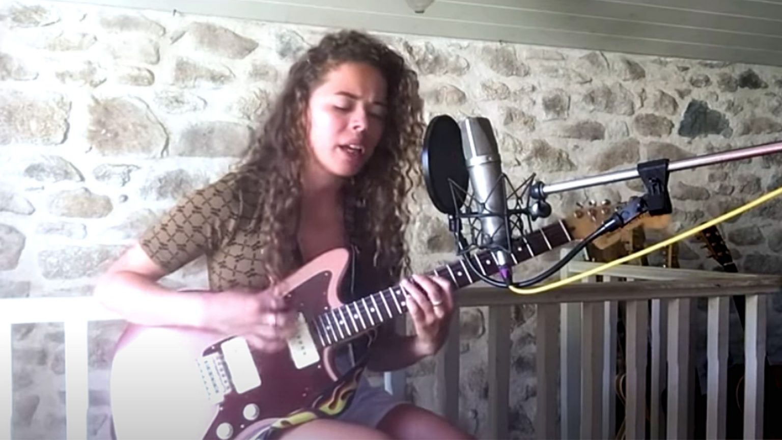 Nilüfer Yanya Yeni Parçası “Day 7″ı NPR İçin Seslendirdi