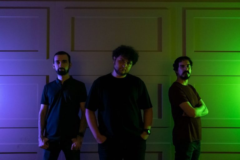 Uzun Zamandır Çalmıyoruz’un 360° Kamerayla Çekilen Yeni Klibi Yayında