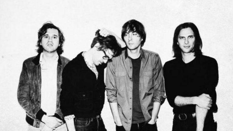 Phoenix’in Yeni Teklisi “Identical” Yayında