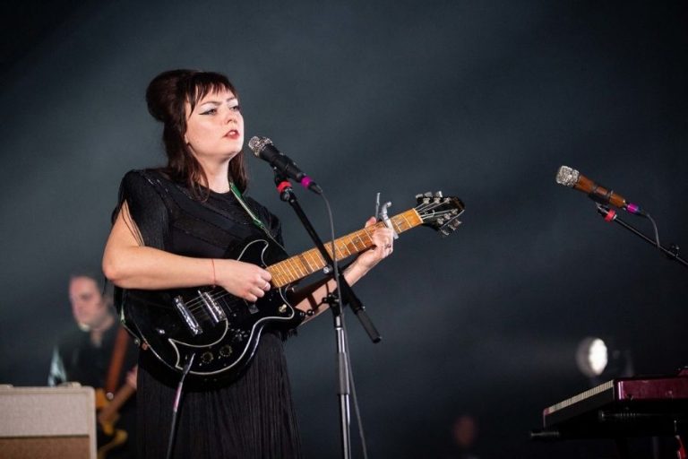 Angel Olsen Yeni Parçası “Time Bandits”i Instagram Üzerinden Yayınladı