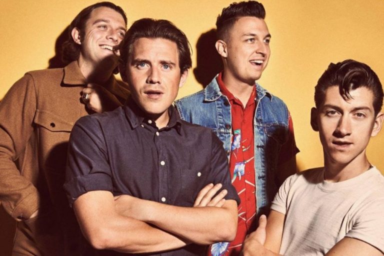 Arctic Monkeys’ten Yeni Bir Konser Albümü Geliyor