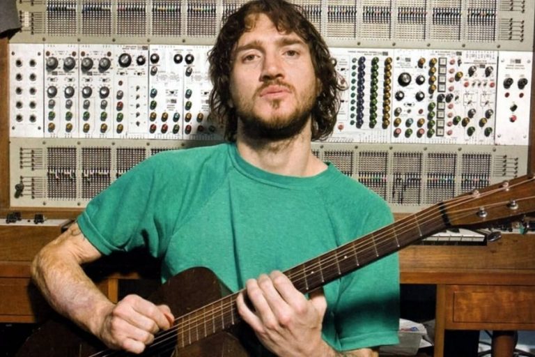 John Frusciante’nin Yeni Albümü “Maya” Yayında