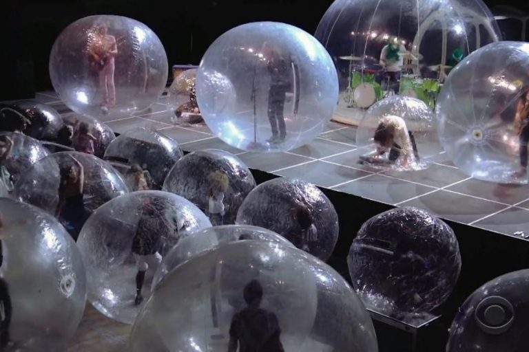 The Flaming Lips’ten Baloncuklar İçinde Konser!