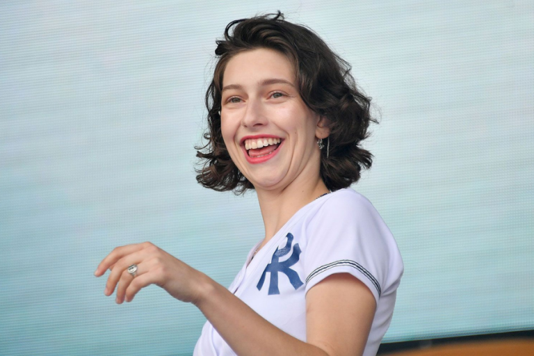 King Princess’ın Yeni Teklisi “Pain” Yayında!