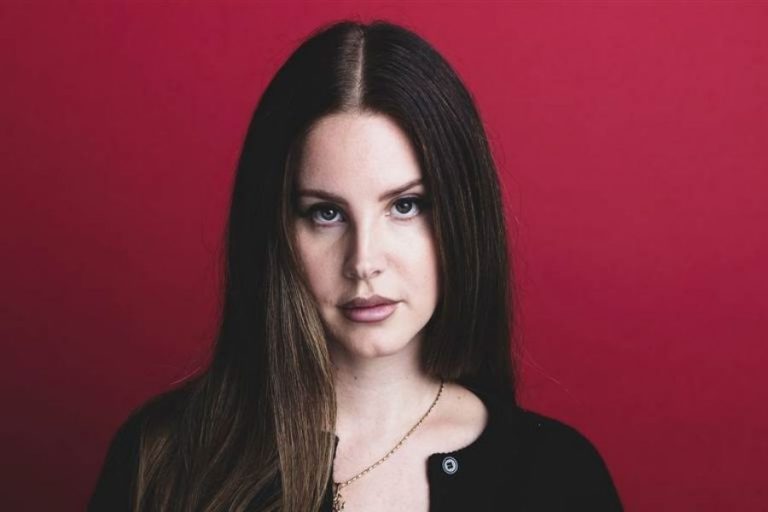 Lana Del Rey’den Noel İçin Yeni Bir Albüm Geliyor