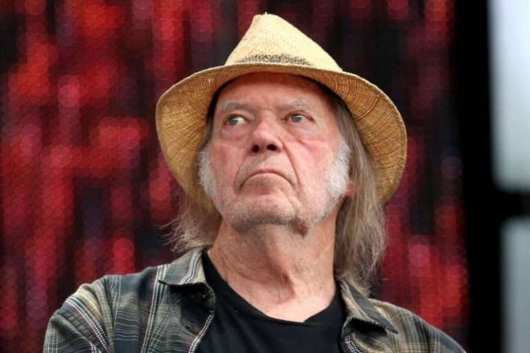 Neil Young’tan 50. Yıl Kutlaması!