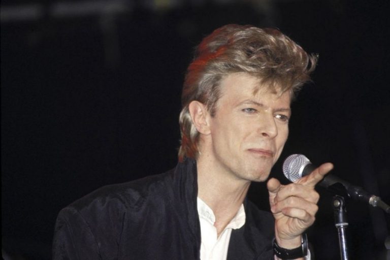 David Bowie’den John Lennon ve Bob Dylan Cover’ları Geliyor