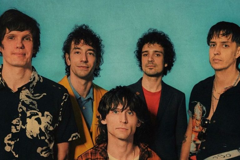 The Strokes, “The Adults Are Talking” Parçasının Klibini Yayınladı