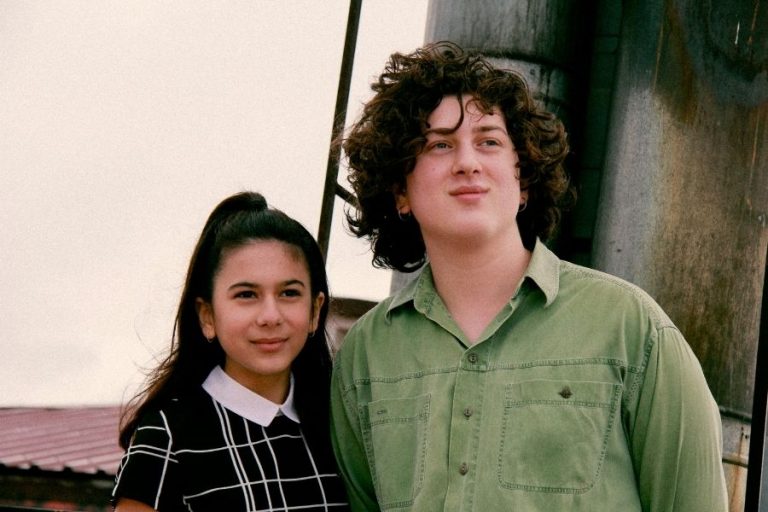 Ailenizin Synth Pop Grubu Kupa Onlusu ile Tanışın!