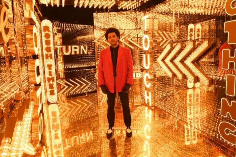The Weeknd’den Etkileyici Super Bowl Performansı