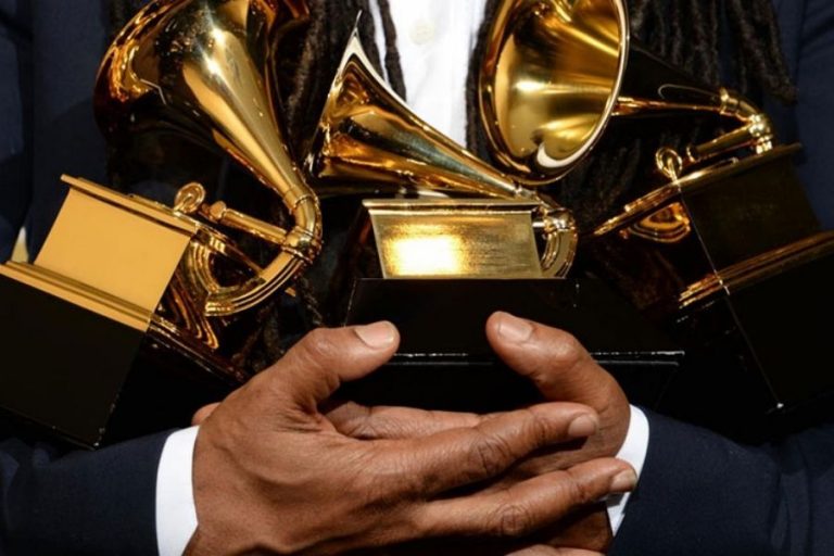 2021 Grammy Ödülleri Sahiplerine Kavuştu