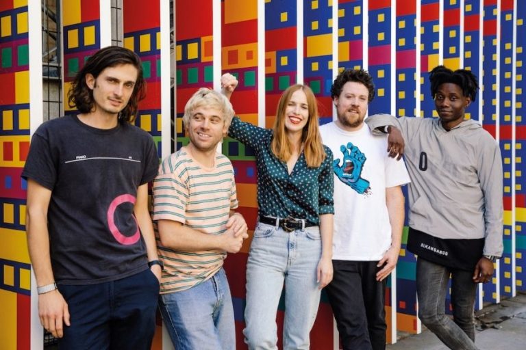 Metronomy’nin The Look Parçasını Bir de MGMT’den Dinleyelim