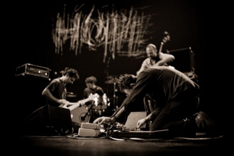 Godspeed You! Black Emperor’in Yeni Albümü Yayında