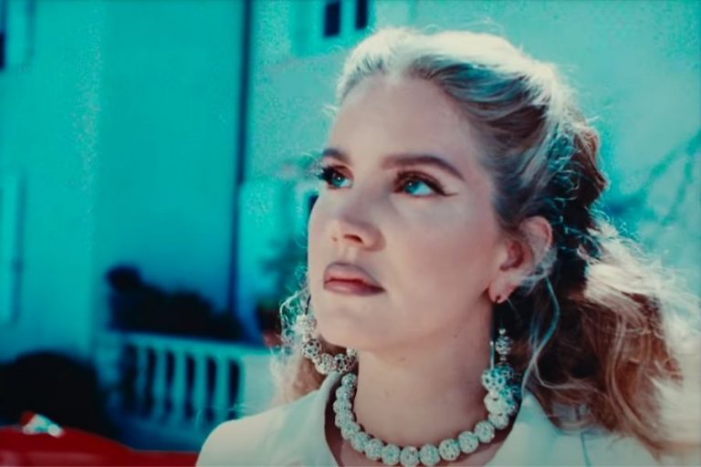 Lana Del Rey’den Yeni Bir Albüm Daha Yolda