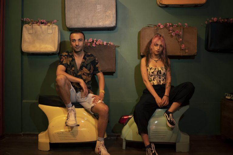 Melis Karaduman ve Veys Çolak İş Birliği: “Tek Başıma”