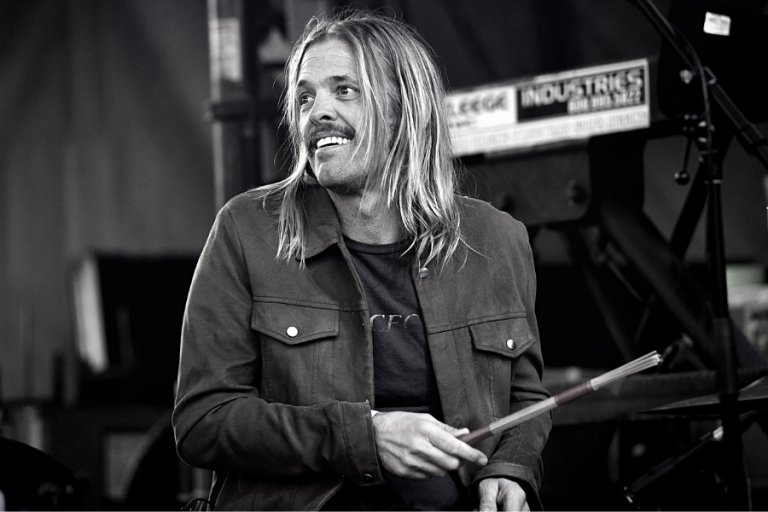 Foo Fighters Davulcusu Taylor Hawkins Aramızdan Ayrıldı