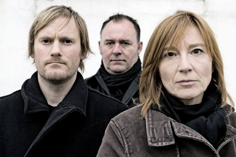 Portishead Yedi Senenin Ardından Ukrayna İçin Birleşiyor!