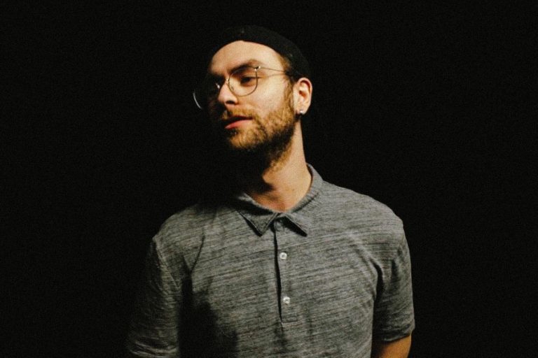 Dönis’ten Bol Synth’li İlk Albüm: “1996”
