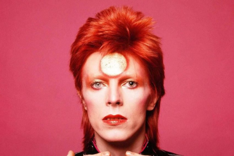 Bowie’nin Şarkılarına Moonage Daydream İçin Yeni Derleme