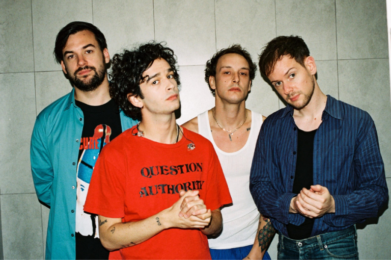 The 1975 2022 Yılında Çıkacağı Turneyi ”Happiness” Adlı Müzik Videosuyla Açıkladı